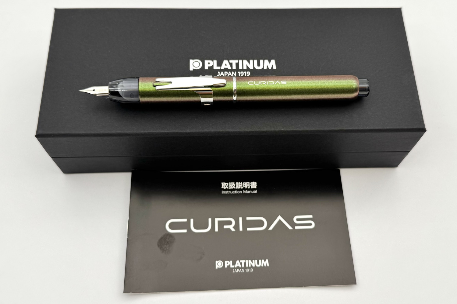 PlatinumCuridasStoneSpheneGreenRetractableFP_B